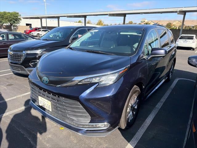2023 Toyota Sienna XLE 8 Passenger