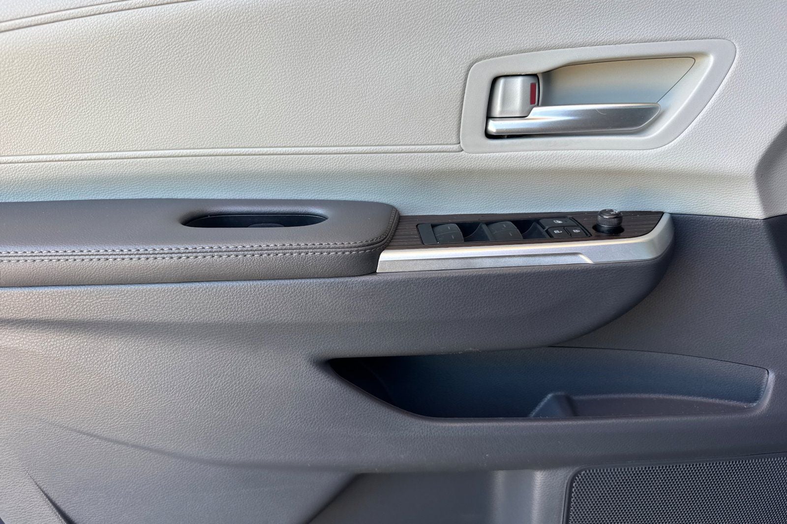 2023 Toyota Sienna XLE 8 Passenger