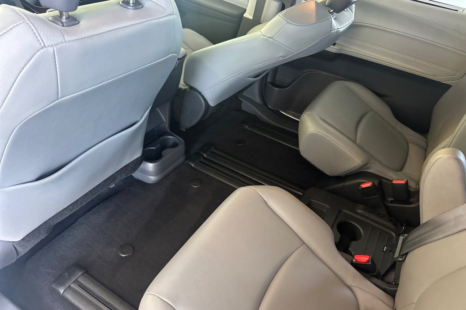 2024 Toyota Sienna XLE 8 Passenger