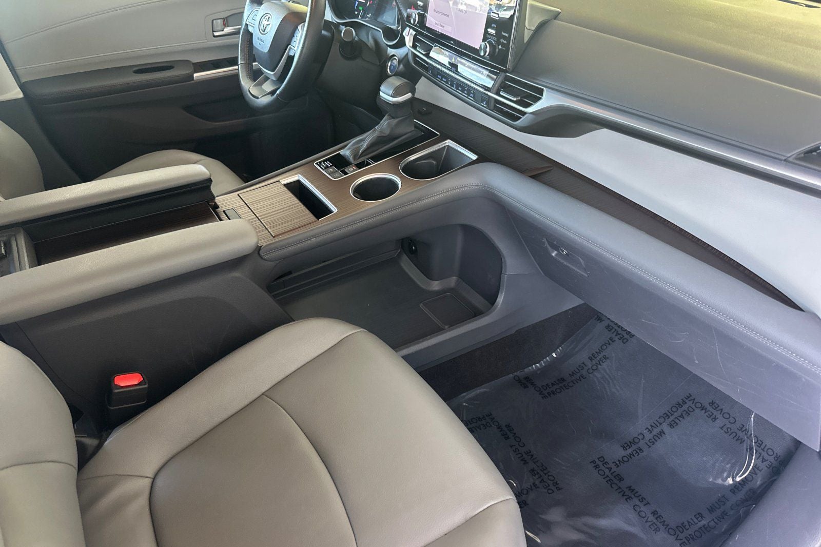 2024 Toyota Sienna XLE 8 Passenger