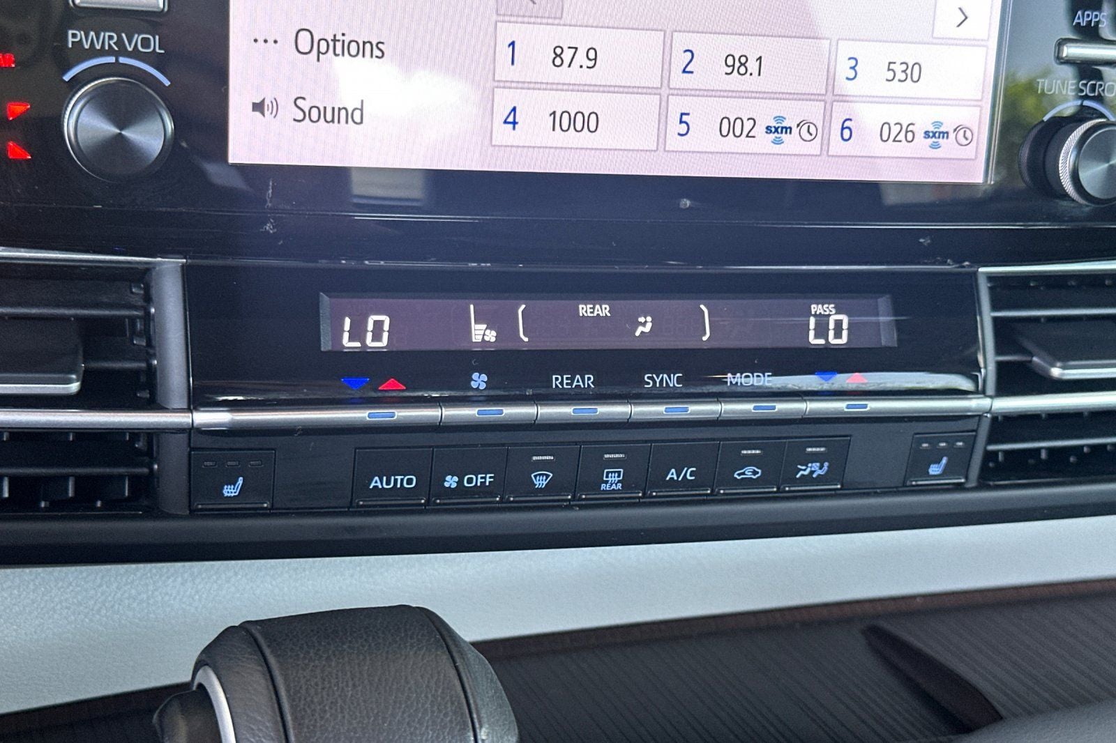 2024 Toyota Sienna XLE 8 Passenger