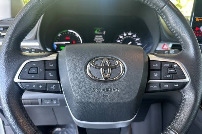 2024 Toyota Sienna XLE 8 Passenger