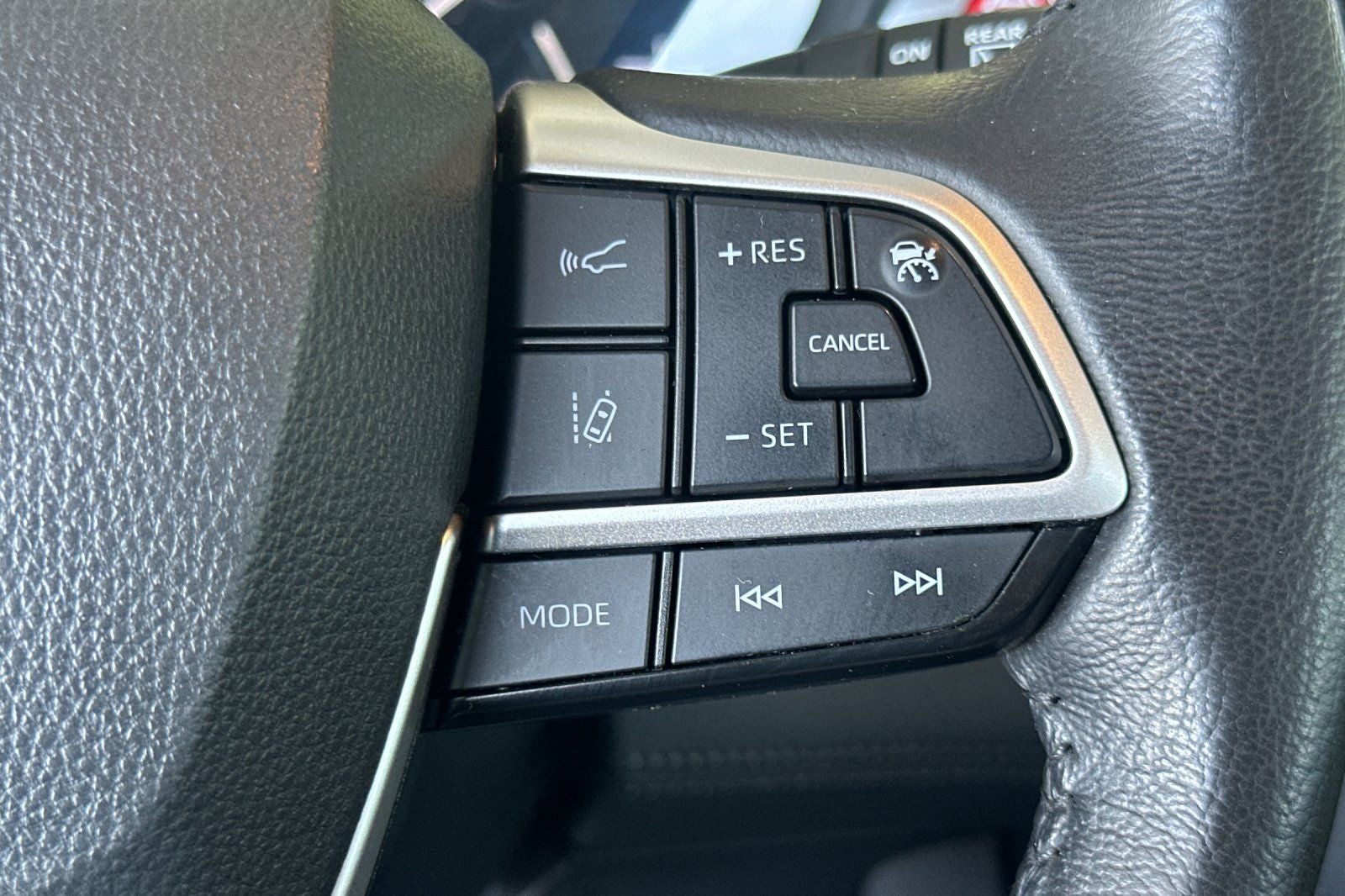 2024 Toyota Sienna XLE 8 Passenger