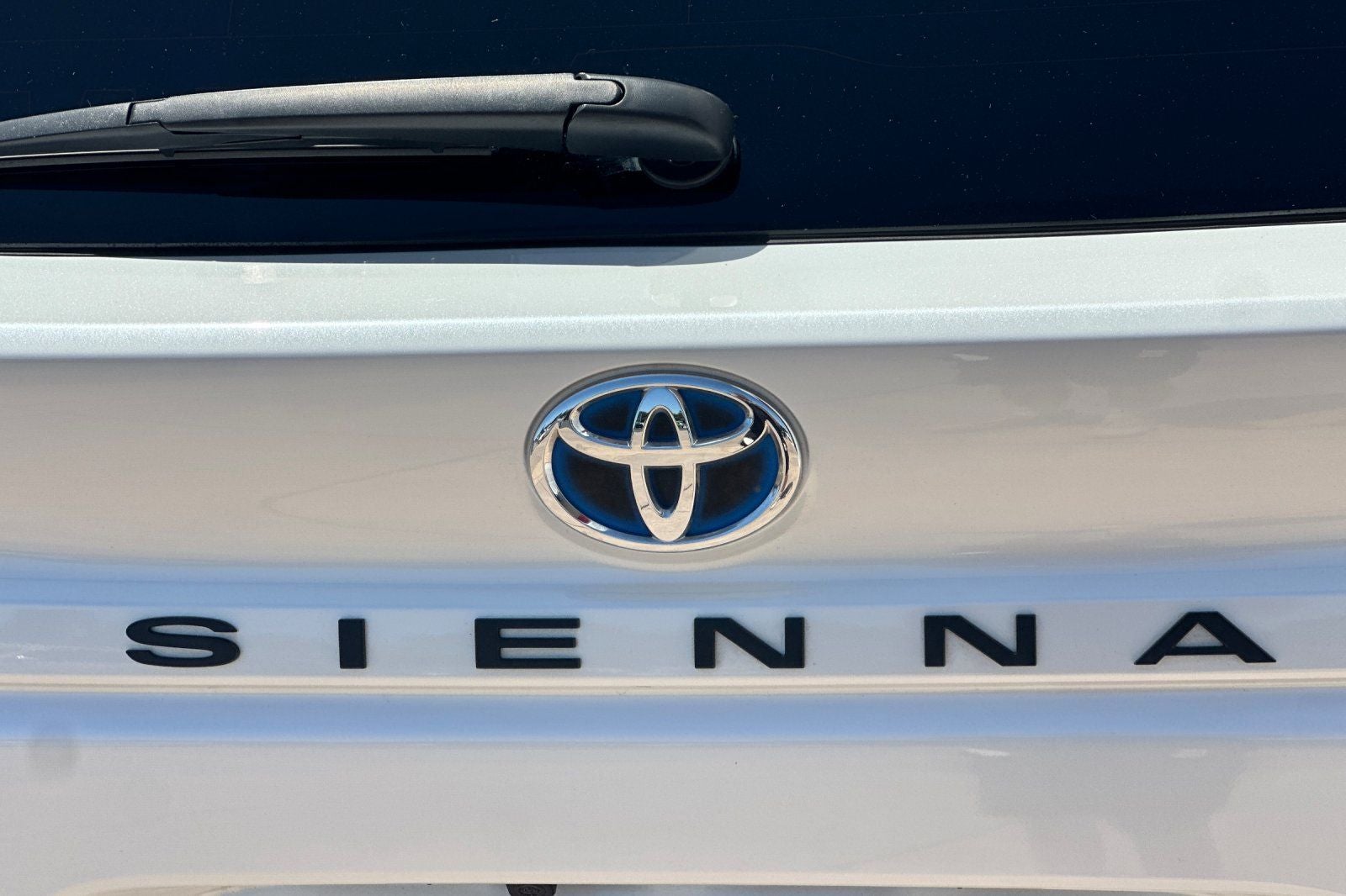 2024 Toyota Sienna XLE 8 Passenger