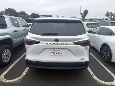 2024 Toyota Sienna XLE 8 Passenger