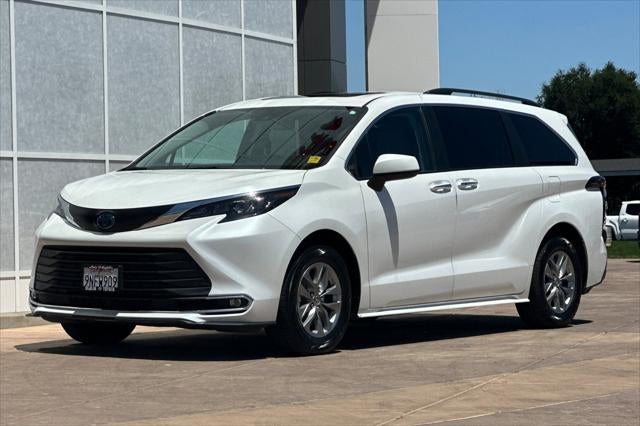 2024 Toyota Sienna XLE 8 Passenger