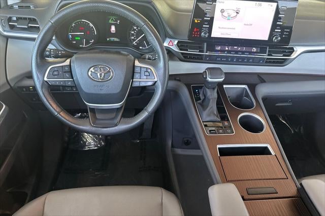 2024 Toyota Sienna XLE 8 Passenger