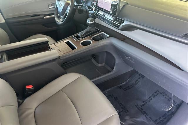 2024 Toyota Sienna XLE 8 Passenger