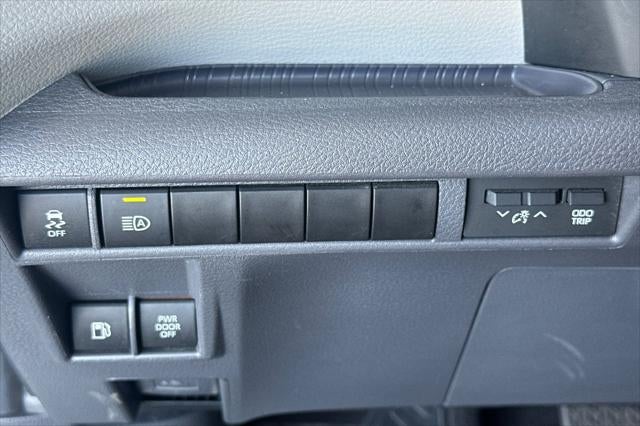 2024 Toyota Sienna XLE 8 Passenger