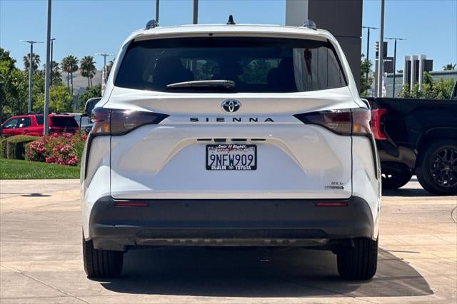 2024 Toyota Sienna XLE 8 Passenger