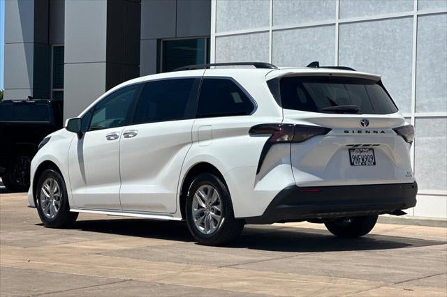 2024 Toyota Sienna XLE 8 Passenger