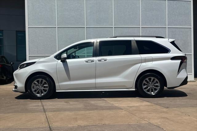 2024 Toyota Sienna XLE 8 Passenger