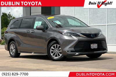 2022 Toyota Sienna XLE 8 Passenger