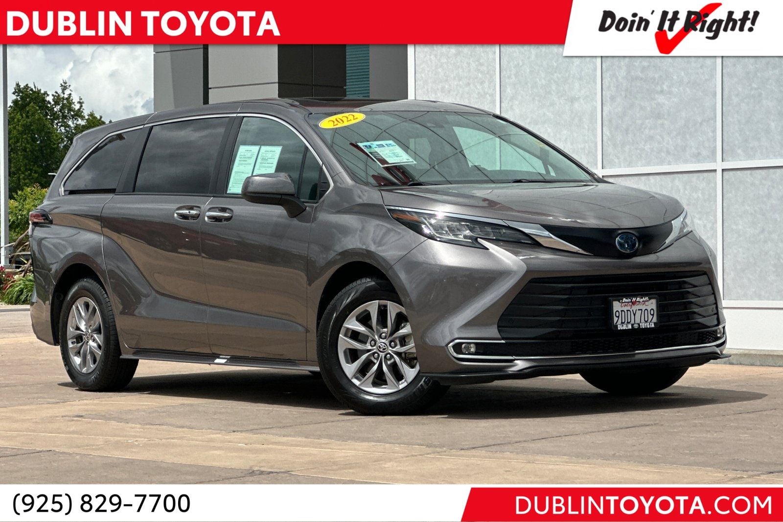 2022 Toyota Sienna XLE 8 Passenger