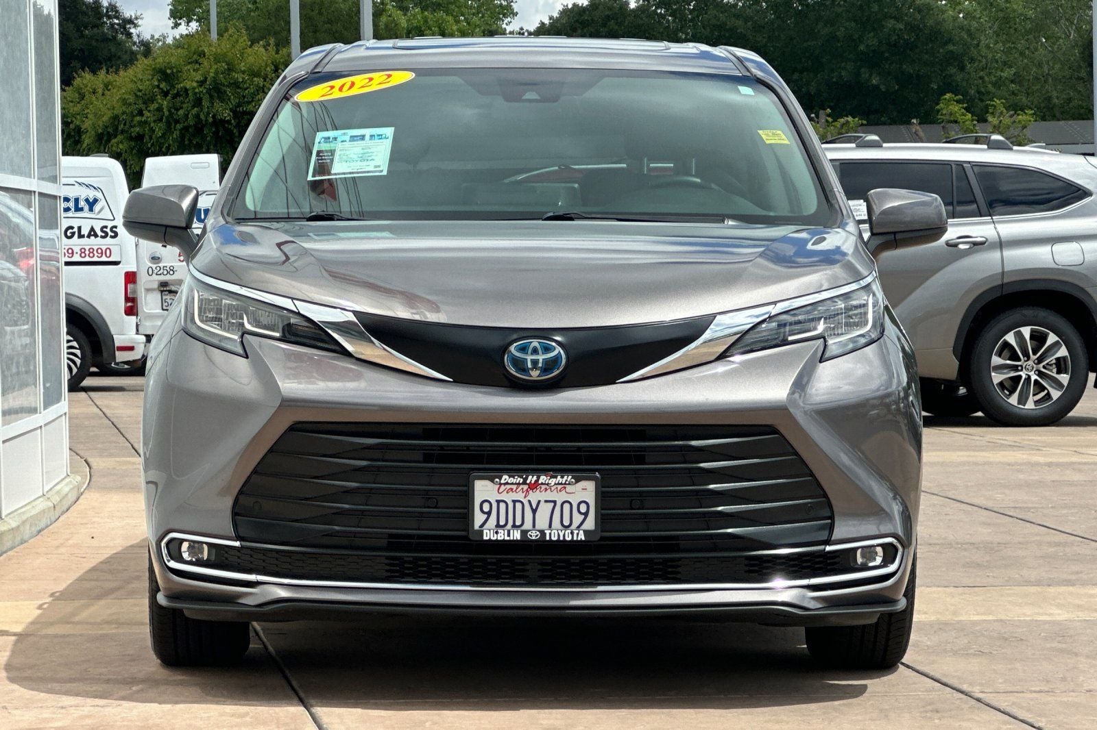 2022 Toyota Sienna XLE 8 Passenger