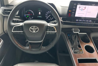 2022 Toyota Sienna XLE 8 Passenger