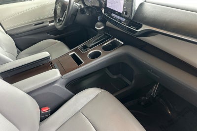 2022 Toyota Sienna XLE 8 Passenger