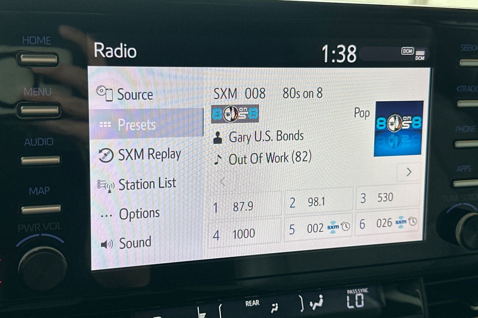 2022 Toyota Sienna XLE 8 Passenger
