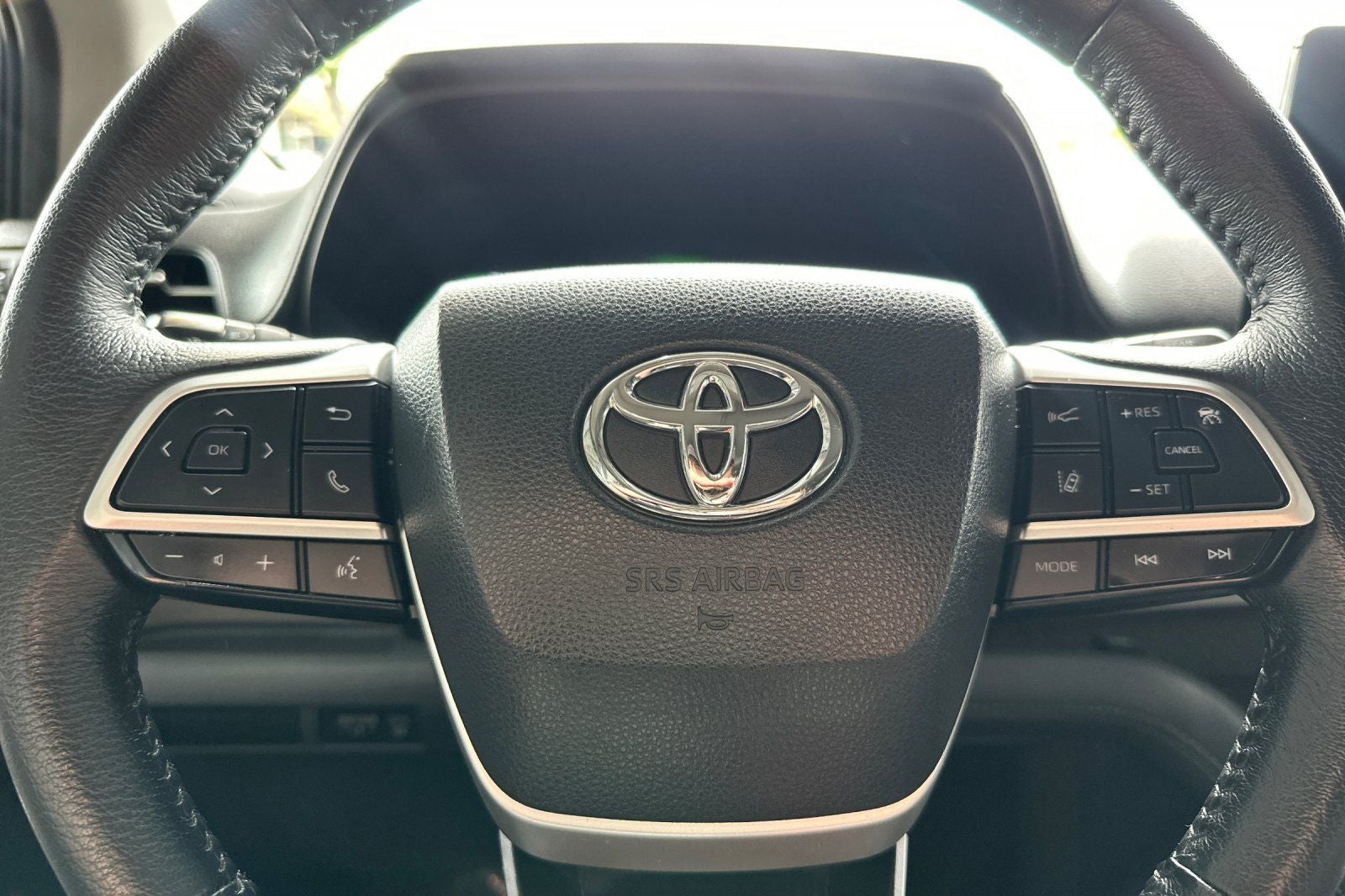 2022 Toyota Sienna XLE 8 Passenger