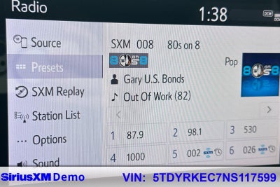2022 Toyota Sienna XLE 8 Passenger