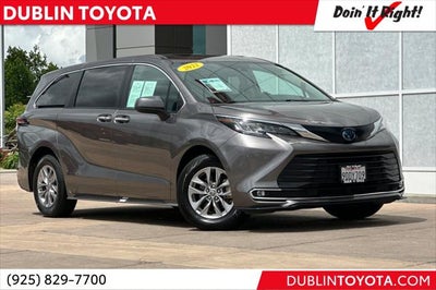 2022 Toyota Sienna XLE 8 Passenger