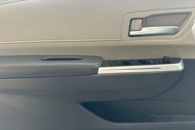 2022 Toyota Sienna XLE 8 Passenger
