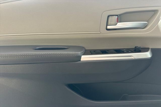 2022 Toyota Sienna XLE 8 Passenger