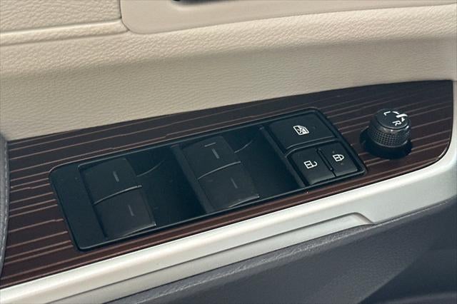 2022 Toyota Sienna XLE 8 Passenger