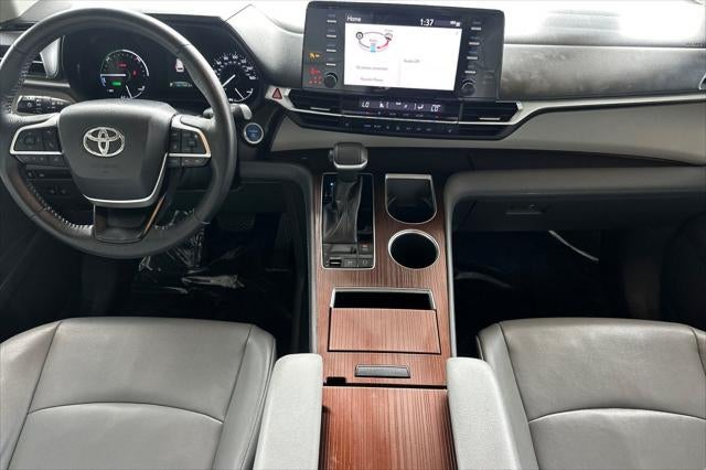 2022 Toyota Sienna XLE 8 Passenger