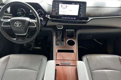 2022 Toyota Sienna XLE 8 Passenger