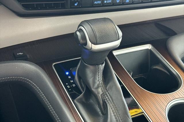 2022 Toyota Sienna XLE 8 Passenger