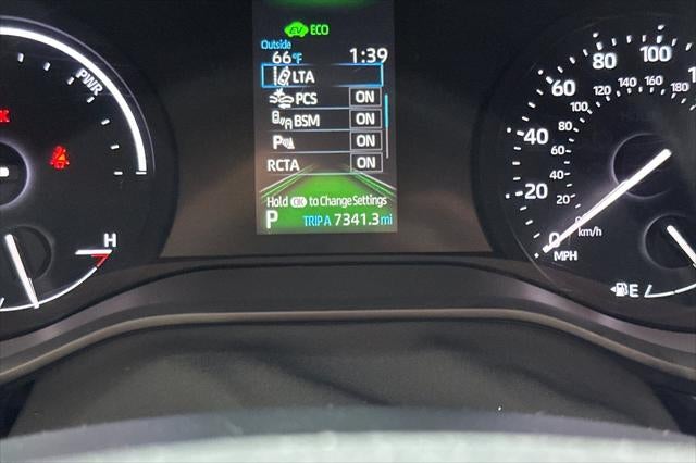 2022 Toyota Sienna XLE 8 Passenger