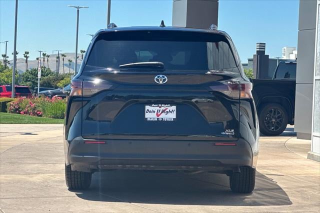 2023 Toyota Sienna XLE 7 Passenger