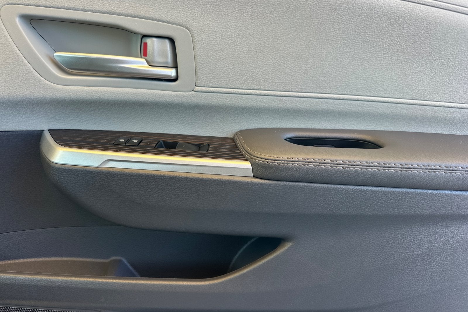 2024 Toyota Sienna XLE 8 Passenger