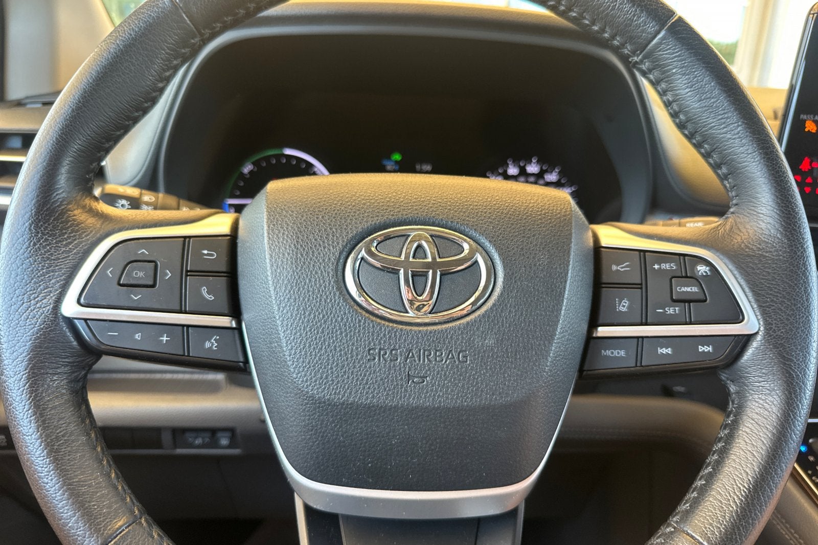 2024 Toyota Sienna XLE 8 Passenger