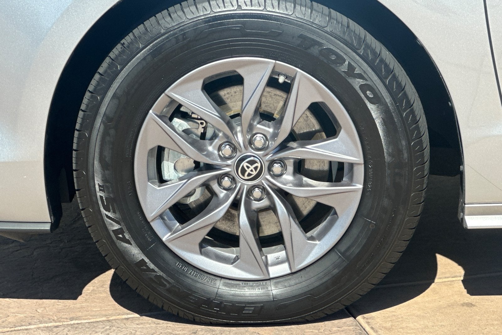 2024 Toyota Sienna XLE 8 Passenger