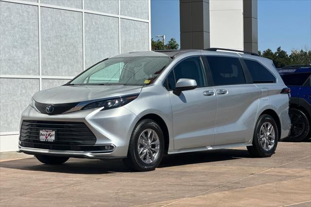 2024 Toyota Sienna XLE 8 Passenger