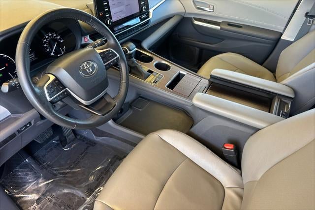 2024 Toyota Sienna XLE 8 Passenger