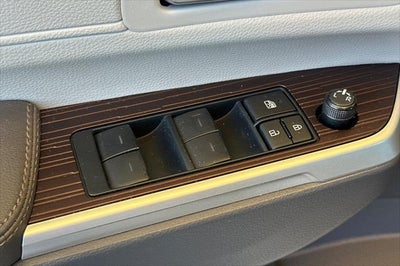 2024 Toyota Sienna XLE 8 Passenger