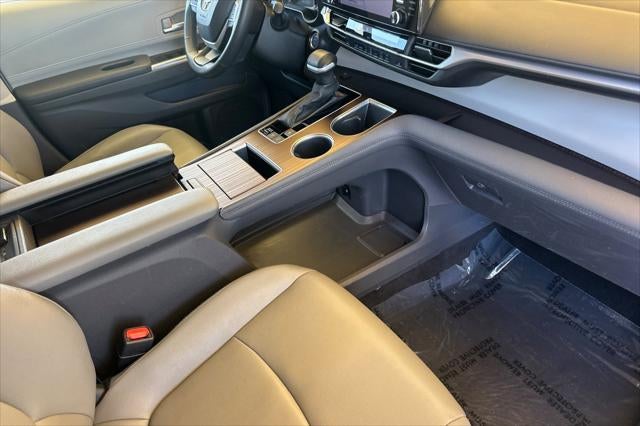 2024 Toyota Sienna XLE 8 Passenger