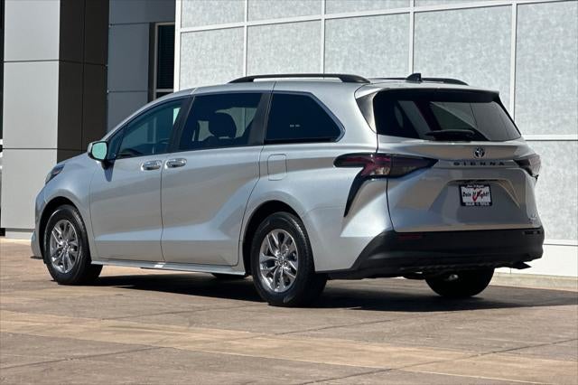 2024 Toyota Sienna XLE 8 Passenger