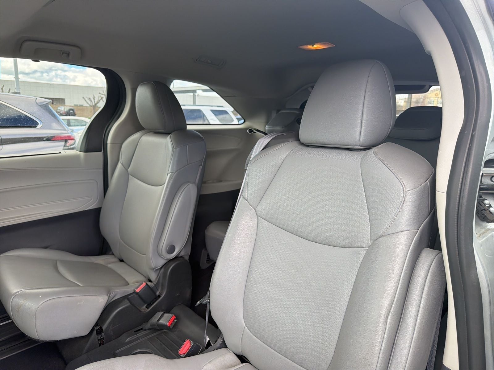 2022 Toyota Sienna XLE 8 Passenger