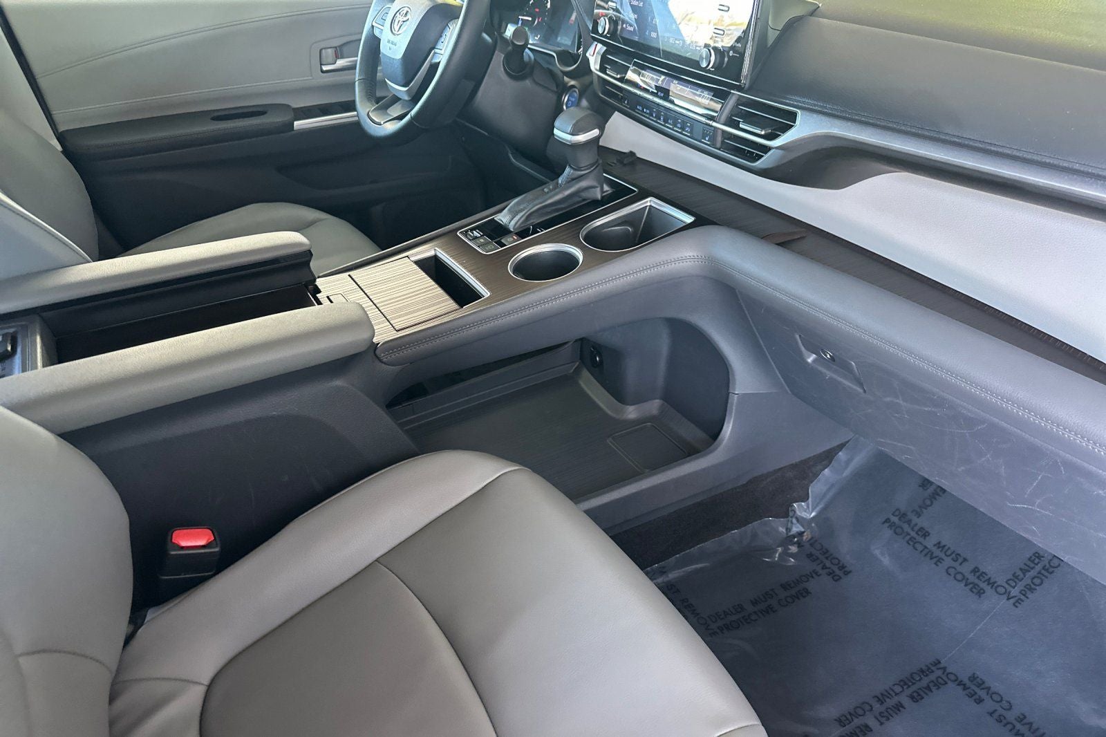 2022 Toyota Sienna XLE 8 Passenger