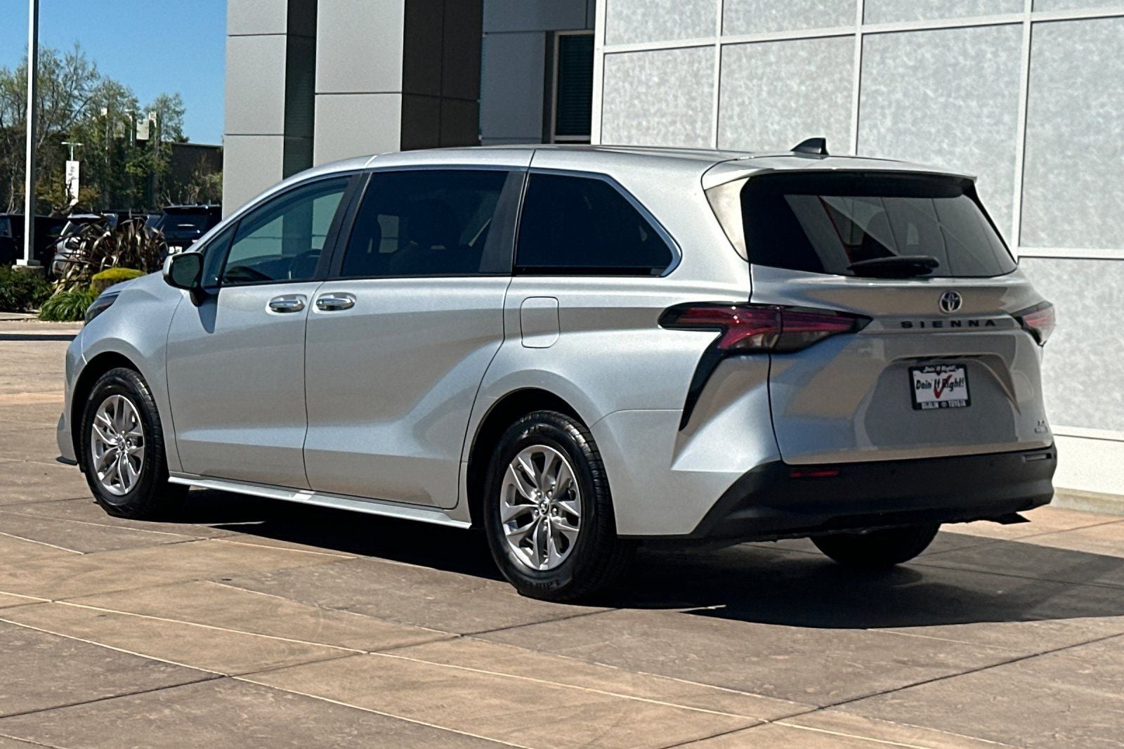 2022 Toyota Sienna XLE 8 Passenger