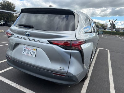 2022 Toyota Sienna XLE 8 Passenger