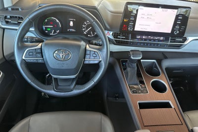 2024 Toyota Sienna XLE 8 Passenger