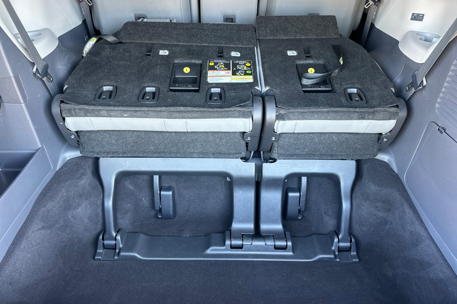 2024 Toyota Sienna XLE 8 Passenger
