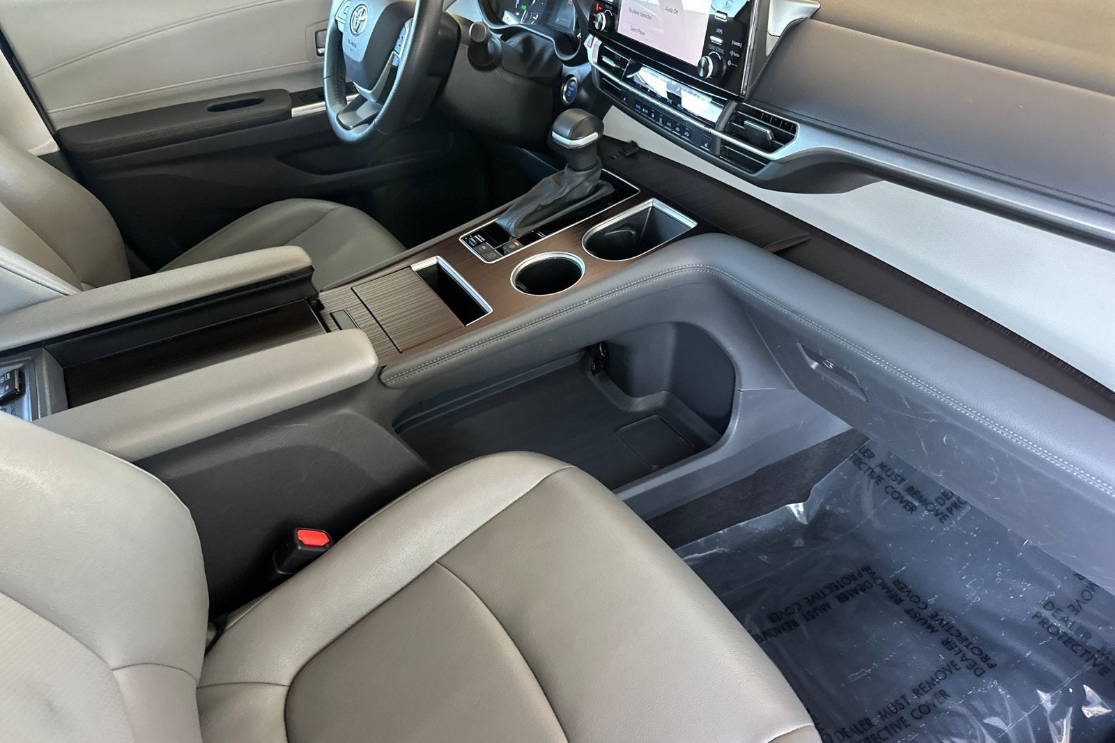 2024 Toyota Sienna XLE 8 Passenger