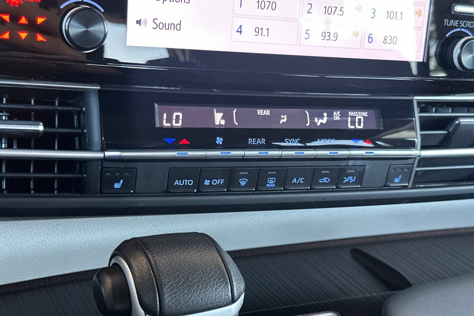 2024 Toyota Sienna XLE 8 Passenger