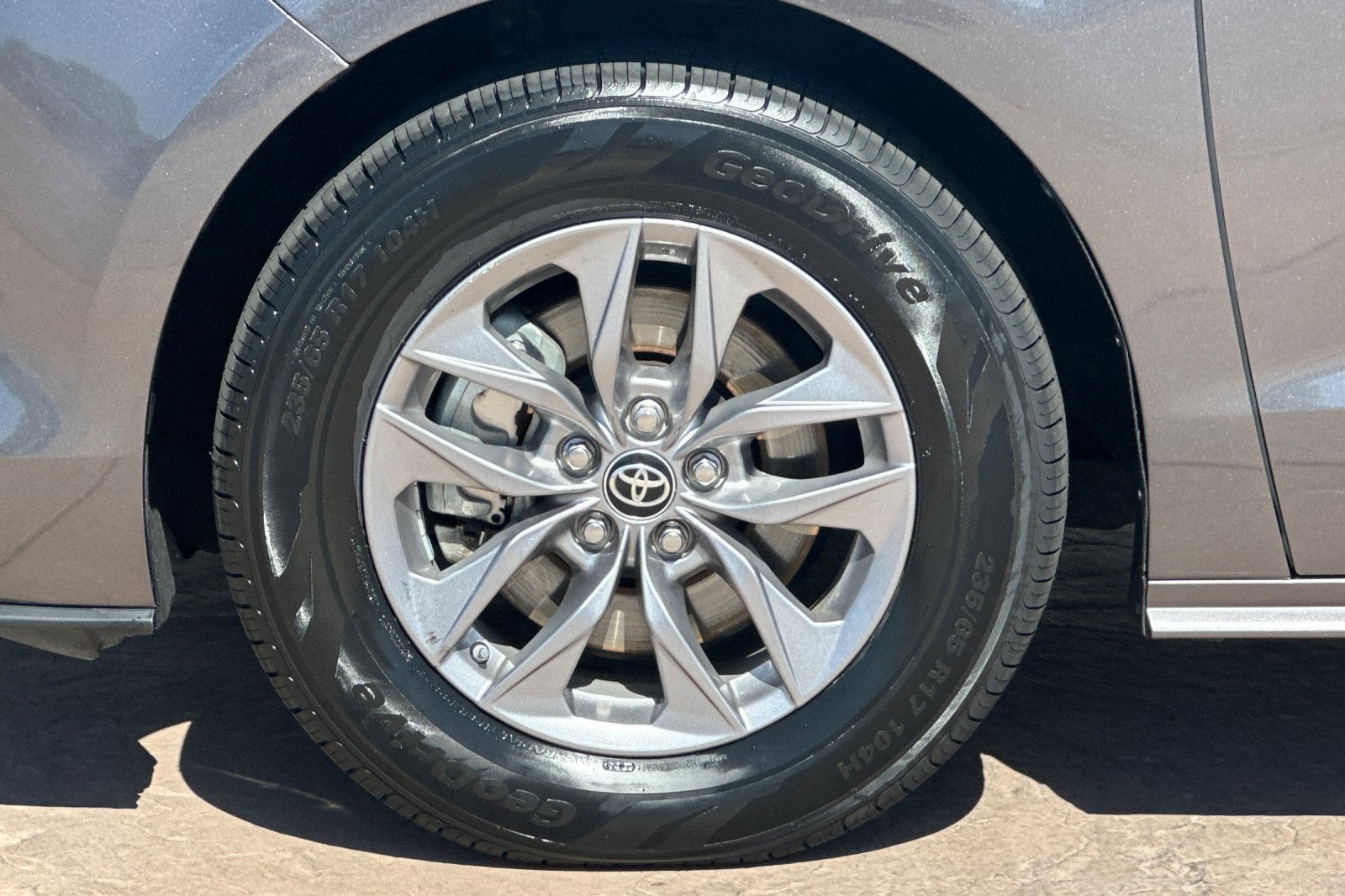 2024 Toyota Sienna XLE 8 Passenger